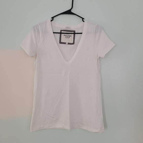 Abercrombie & Fitch Tops - Abercrombie White V-Neck T-Shirt